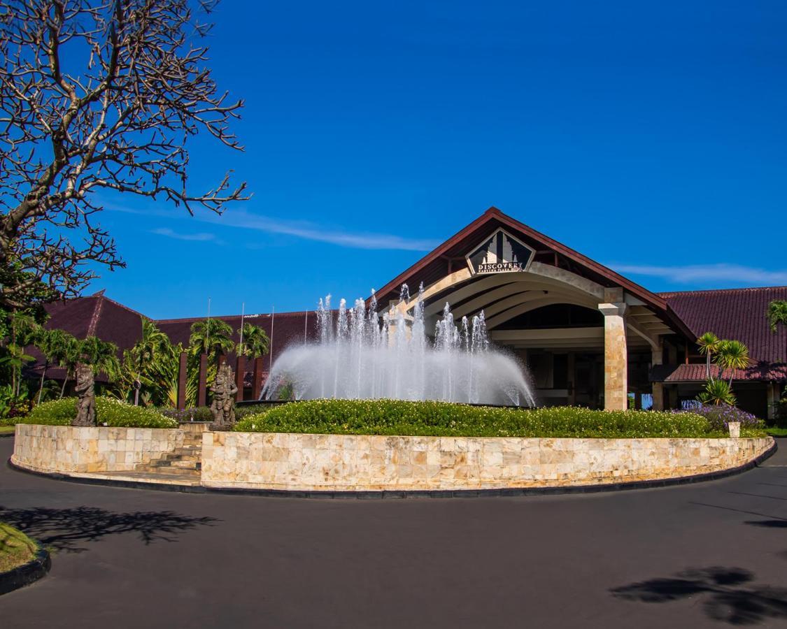 Discovery Kartika Plaza Hotel Kuta Lombok Exterior foto The entrance of the resort