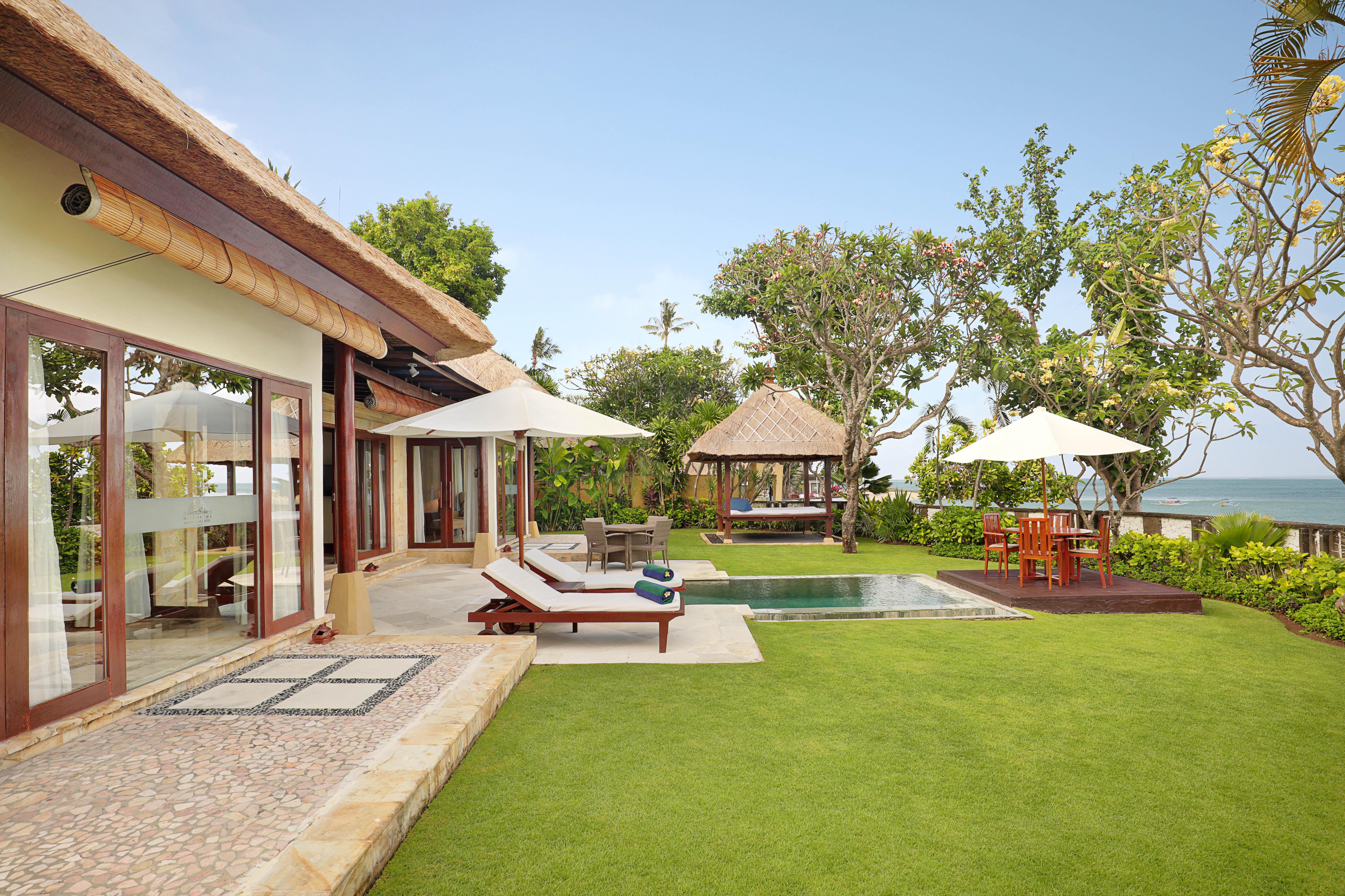 Discovery Kartika Plaza Hotel Kuta Lombok Exterior foto A villa at the resort