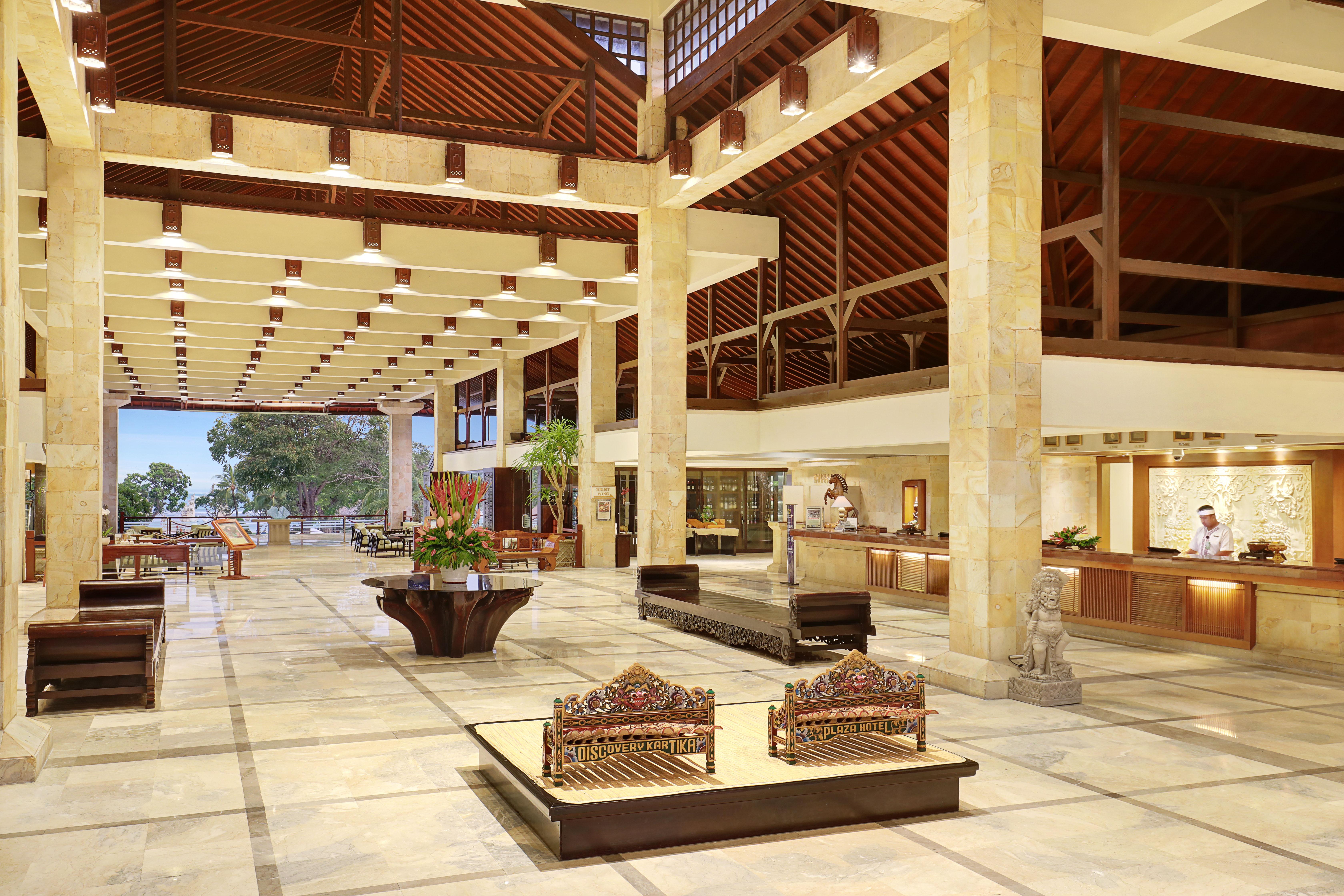 Discovery Kartika Plaza Hotel Kuta Lombok Exterior foto Lobby