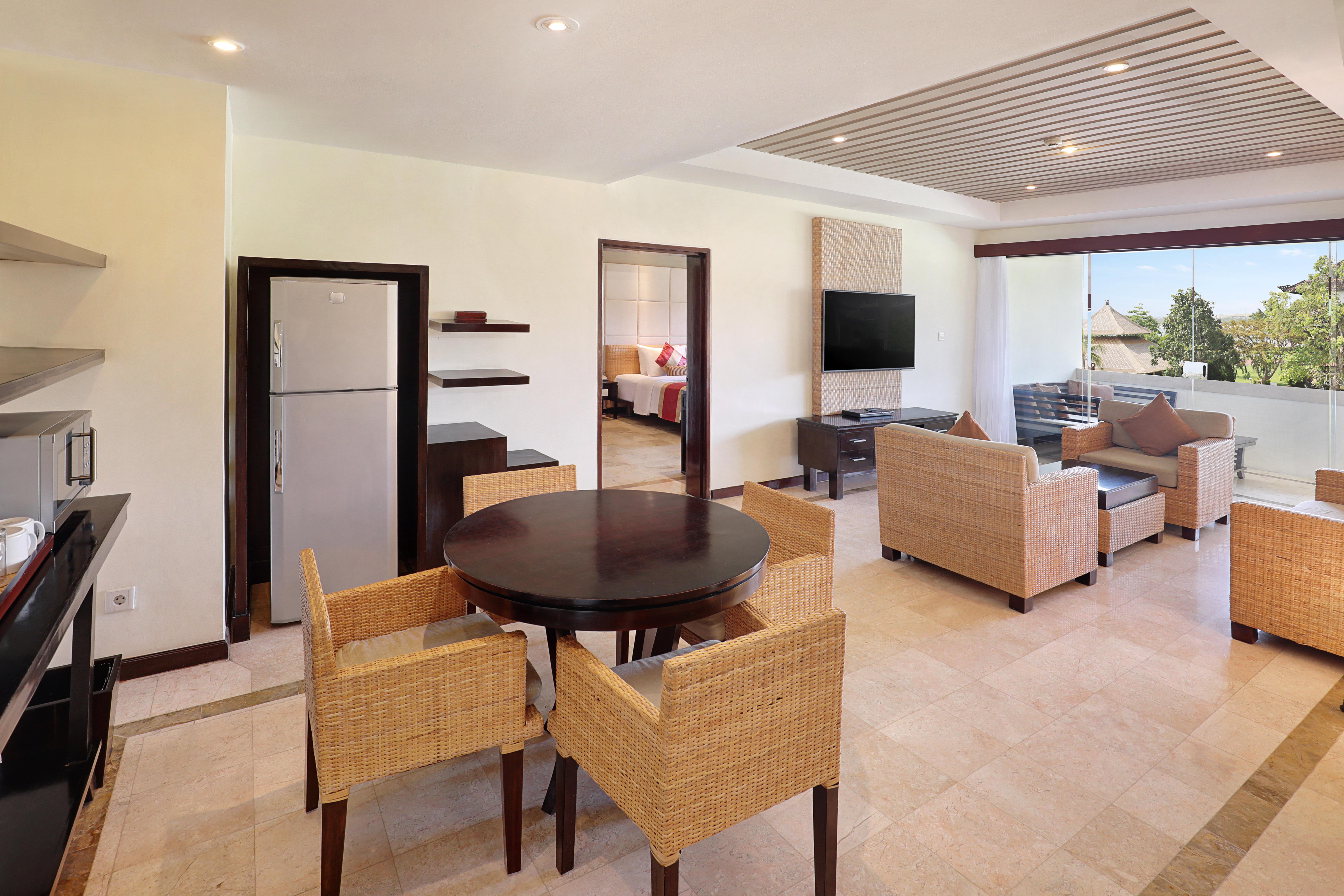 Discovery Kartika Plaza Hotel Kuta Lombok Exterior foto Suite at the Hard Rock Hotel