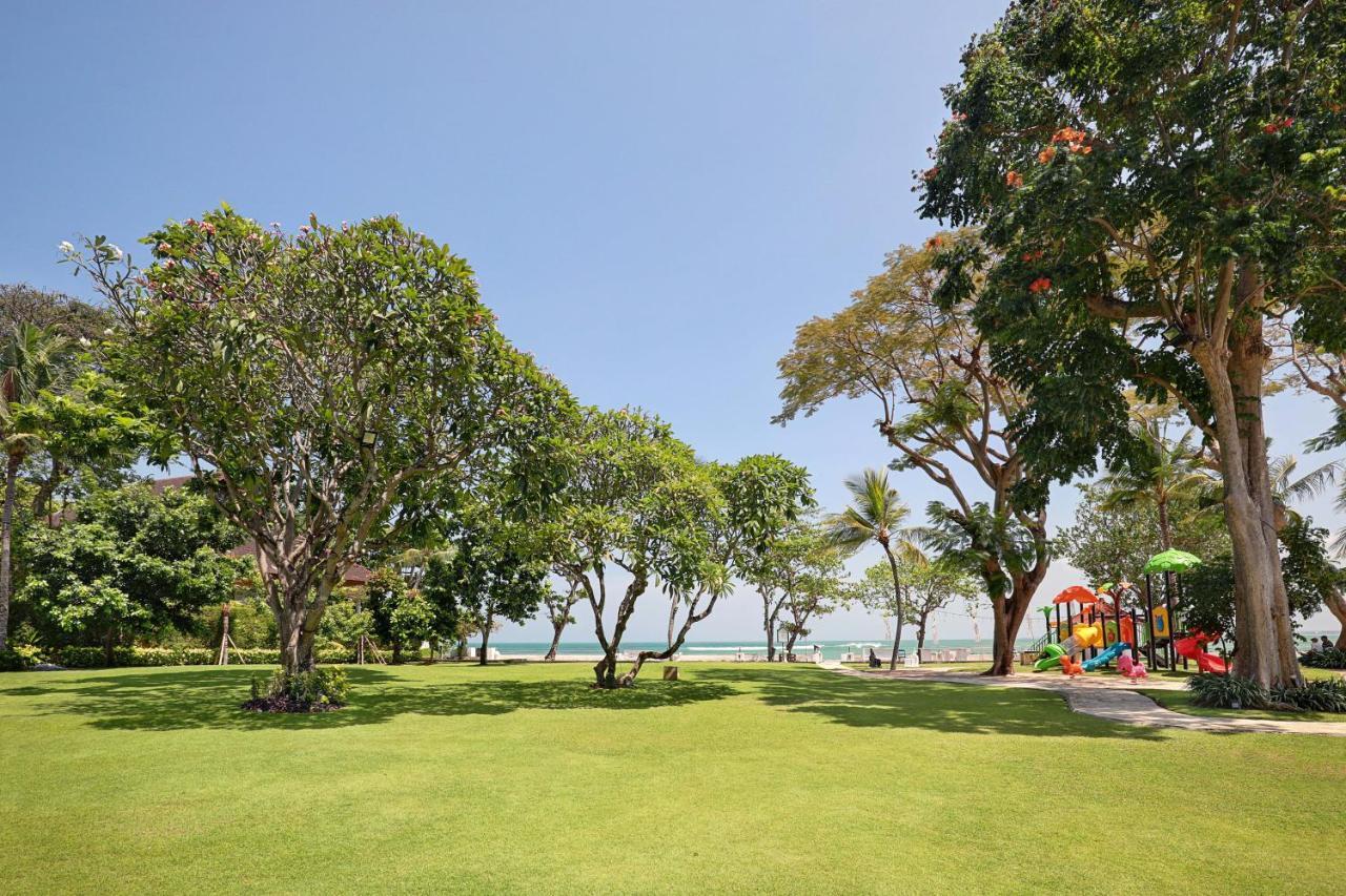 Discovery Kartika Plaza Hotel Kuta Lombok Exterior foto The park